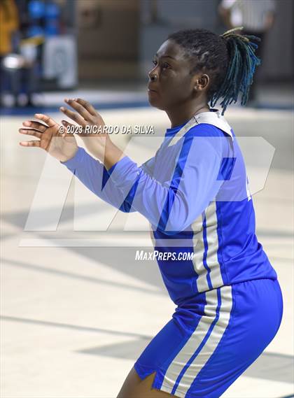 Thumbnail 1 in Lamar vs Westbury photogallery.