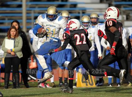 Thumbnail 1 in Poly vs. View Park (CIF LA City Section D3 Final) photogallery.