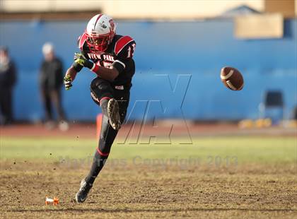 Thumbnail 2 in Poly vs. View Park (CIF LA City Section D3 Final) photogallery.