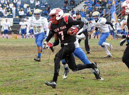 Thumbnail 1 in Poly vs. View Park (CIF LA City Section D3 Final) photogallery.