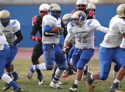 Thumbnail 1 in Poly vs. View Park (CIF LA City Section D3 Final) photogallery.