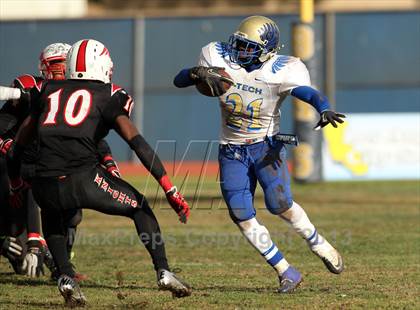 Thumbnail 2 in Poly vs. View Park (CIF LA City Section D3 Final) photogallery.