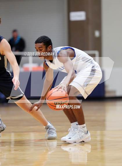 Thumbnail 2 in Kingwood vs. Sterling (McDonald's Texas Invitational) photogallery.