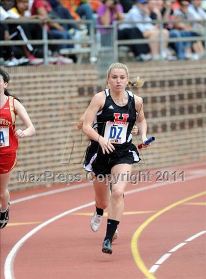 Thumbnail 2 in 117th Penn Relays (Girls 4x100m Small School Heats 1-11) photogallery.