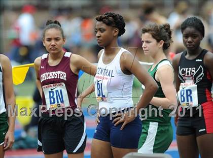Thumbnail 2 in 117th Penn Relays (Girls 4x100m Small School Heats 1-11) photogallery.