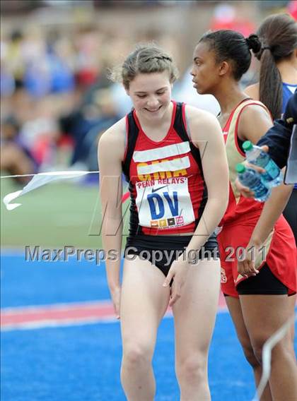 Thumbnail 1 in 117th Penn Relays (Girls 4x100m Small School Heats 1-11) photogallery.