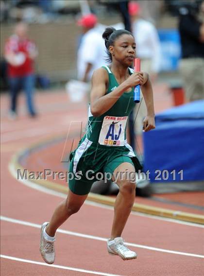Thumbnail 2 in 117th Penn Relays (Girls 4x100m Small School Heats 1-11) photogallery.