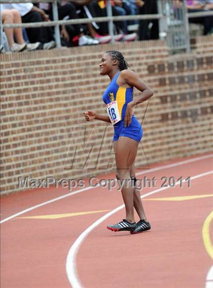Thumbnail 3 in 117th Penn Relays (Girls 4x100m Small School Heats 1-11) photogallery.
