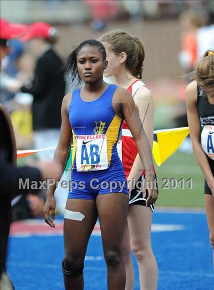 Thumbnail 1 in 117th Penn Relays (Girls 4x100m Small School Heats 1-11) photogallery.