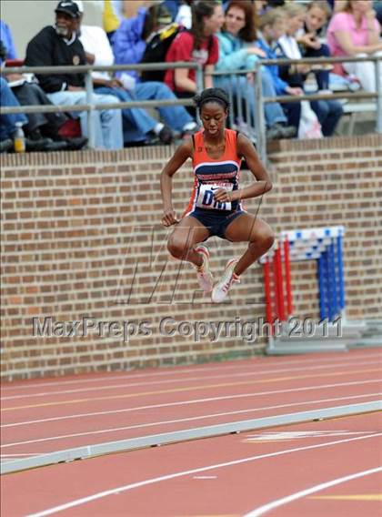Thumbnail 3 in 117th Penn Relays (Girls 4x100m Small School Heats 1-11) photogallery.