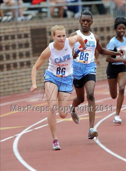 Thumbnail 3 in 117th Penn Relays (Girls 4x100m Small School Heats 1-11) photogallery.