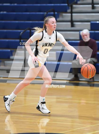 Thumbnail 3 in Shorewood vs. Inglemoor (Cactus Jam Tournament) Championship photogallery.