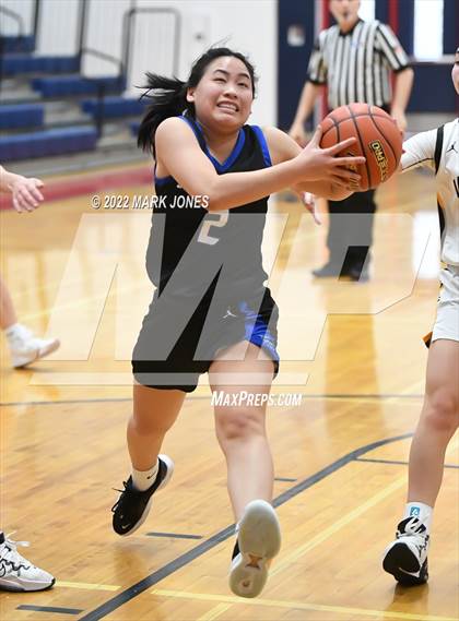Thumbnail 3 in Shorewood vs. Inglemoor (Cactus Jam Tournament) Championship photogallery.