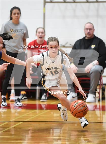 Thumbnail 3 in Shorewood vs. Inglemoor (Cactus Jam Tournament) Championship photogallery.