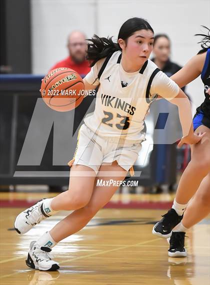 Thumbnail 1 in Shorewood vs. Inglemoor (Cactus Jam Tournament) Championship photogallery.