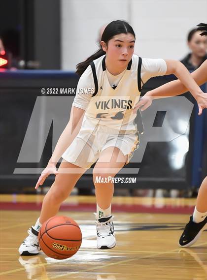 Thumbnail 2 in Shorewood vs. Inglemoor (Cactus Jam Tournament) Championship photogallery.
