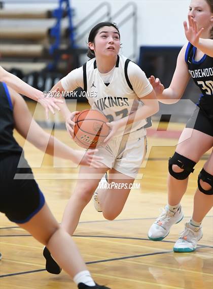 Thumbnail 3 in Shorewood vs. Inglemoor (Cactus Jam Tournament) Championship photogallery.