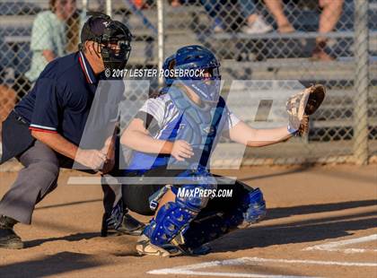 Thumbnail 3 in Port Aransas vs. Falls City (UIL 2A Area Playoffs) photogallery.