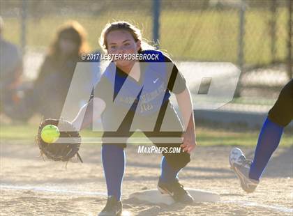 Thumbnail 3 in Port Aransas vs. Falls City (UIL 2A Area Playoffs) photogallery.