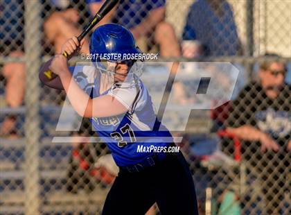 Thumbnail 2 in Port Aransas vs. Falls City (UIL 2A Area Playoffs) photogallery.