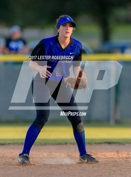 Thumbnail 2 in Port Aransas vs. Falls City (UIL 2A Area Playoffs) photogallery.