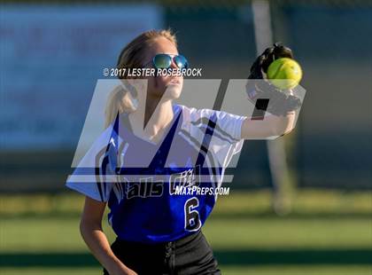 Thumbnail 1 in Port Aransas vs. Falls City (UIL 2A Area Playoffs) photogallery.