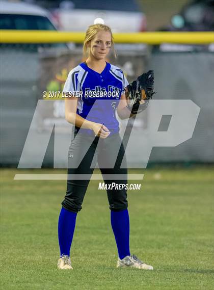 Thumbnail 2 in Port Aransas vs. Falls City (UIL 2A Area Playoffs) photogallery.