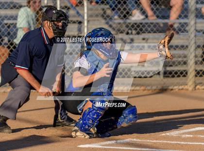 Thumbnail 1 in Port Aransas vs. Falls City (UIL 2A Area Playoffs) photogallery.