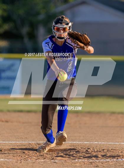 Thumbnail 1 in Port Aransas vs. Falls City (UIL 2A Area Playoffs) photogallery.