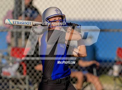 Thumbnail 2 in Port Aransas vs. Falls City (UIL 2A Area Playoffs) photogallery.