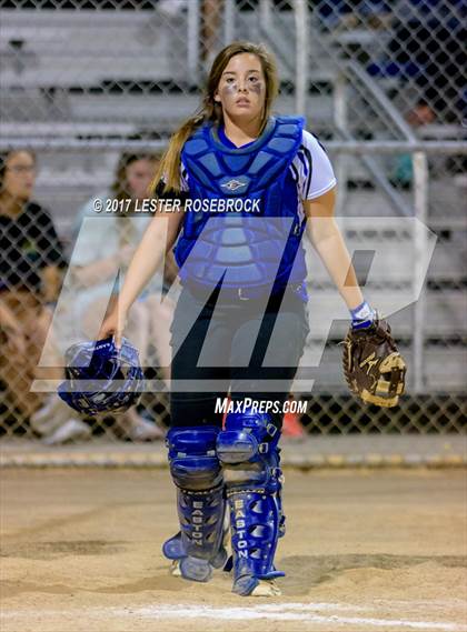 Thumbnail 2 in Port Aransas vs. Falls City (UIL 2A Area Playoffs) photogallery.