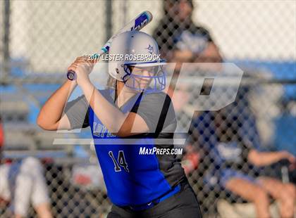 Thumbnail 2 in Port Aransas vs. Falls City (UIL 2A Area Playoffs) photogallery.