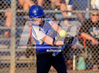 Thumbnail 1 in Port Aransas vs. Falls City (UIL 2A Area Playoffs) photogallery.