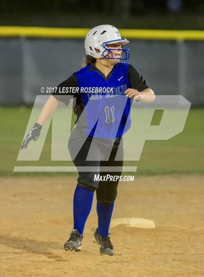 Thumbnail 3 in Port Aransas vs. Falls City (UIL 2A Area Playoffs) photogallery.