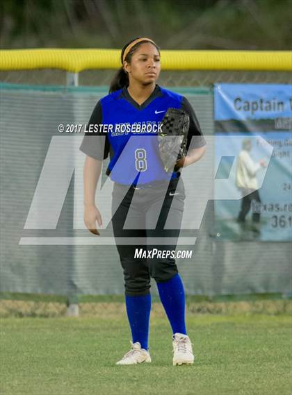 Thumbnail 1 in Port Aransas vs. Falls City (UIL 2A Area Playoffs) photogallery.