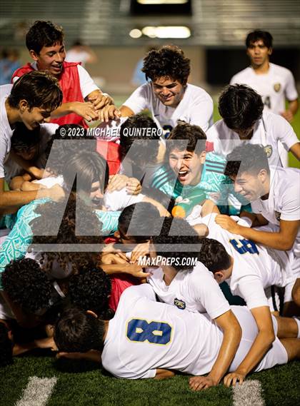 Thumbnail 2 in Alexander vs. Harlan (UIL 6A Regional Quarterfinal) photogallery.