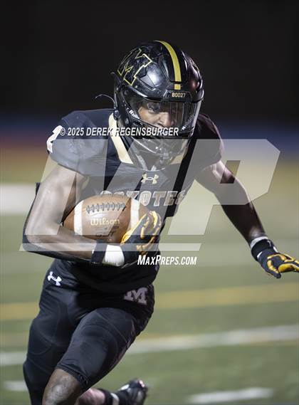 Thumbnail 3 in Riverdale Ridge vs Monarch (CHSAA 4A Playoffs Round 2) photogallery.