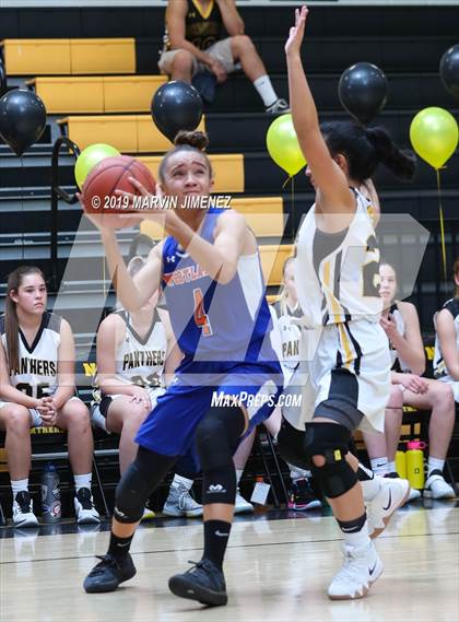 Thumbnail 1 in Newbury Park vs. Westlake  photogallery.