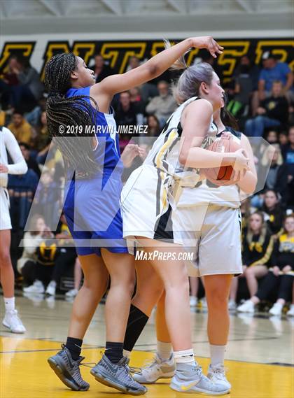 Thumbnail 1 in Newbury Park vs. Westlake  photogallery.