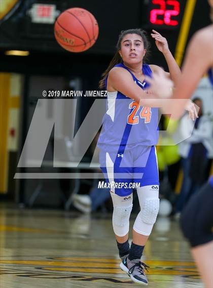 Thumbnail 2 in Newbury Park vs. Westlake  photogallery.