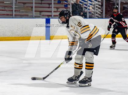 Thumbnail 2 in Meadville @ Quaker Valley photogallery.