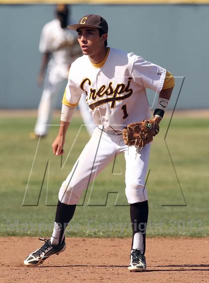 Thumbnail 1 in Chaminade @ Crespi photogallery.