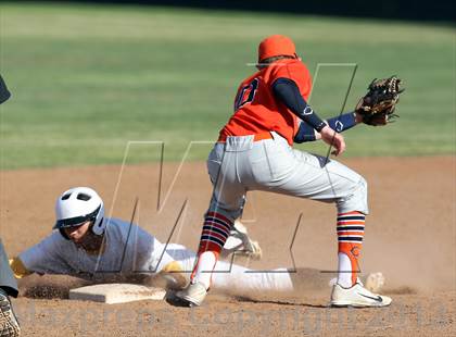 Thumbnail 2 in Chaminade @ Crespi photogallery.