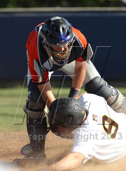 Thumbnail 2 in Chaminade @ Crespi photogallery.