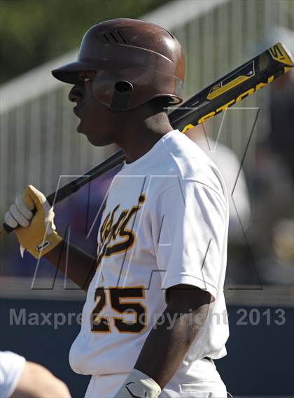 Thumbnail 1 in Chaminade @ Crespi photogallery.