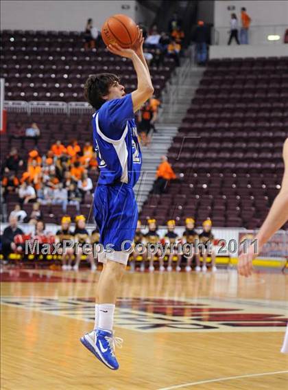 Thumbnail 3 in Lampeter-Strasburg vs. Eastern York (D3 Semifinals) photogallery.