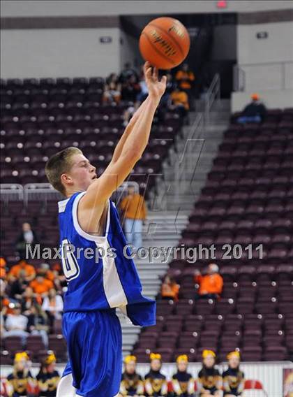 Thumbnail 1 in Lampeter-Strasburg vs. Eastern York (D3 Semifinals) photogallery.