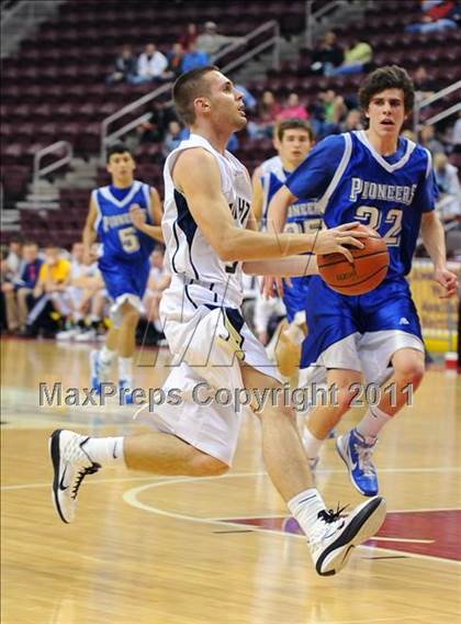 Thumbnail 2 in Lampeter-Strasburg vs. Eastern York (D3 Semifinals) photogallery.