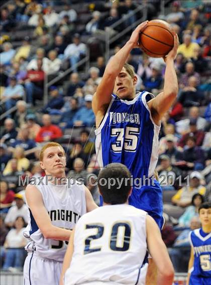 Thumbnail 2 in Lampeter-Strasburg vs. Eastern York (D3 Semifinals) photogallery.