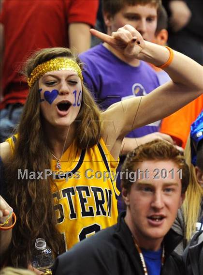 Thumbnail 2 in Lampeter-Strasburg vs. Eastern York (D3 Semifinals) photogallery.